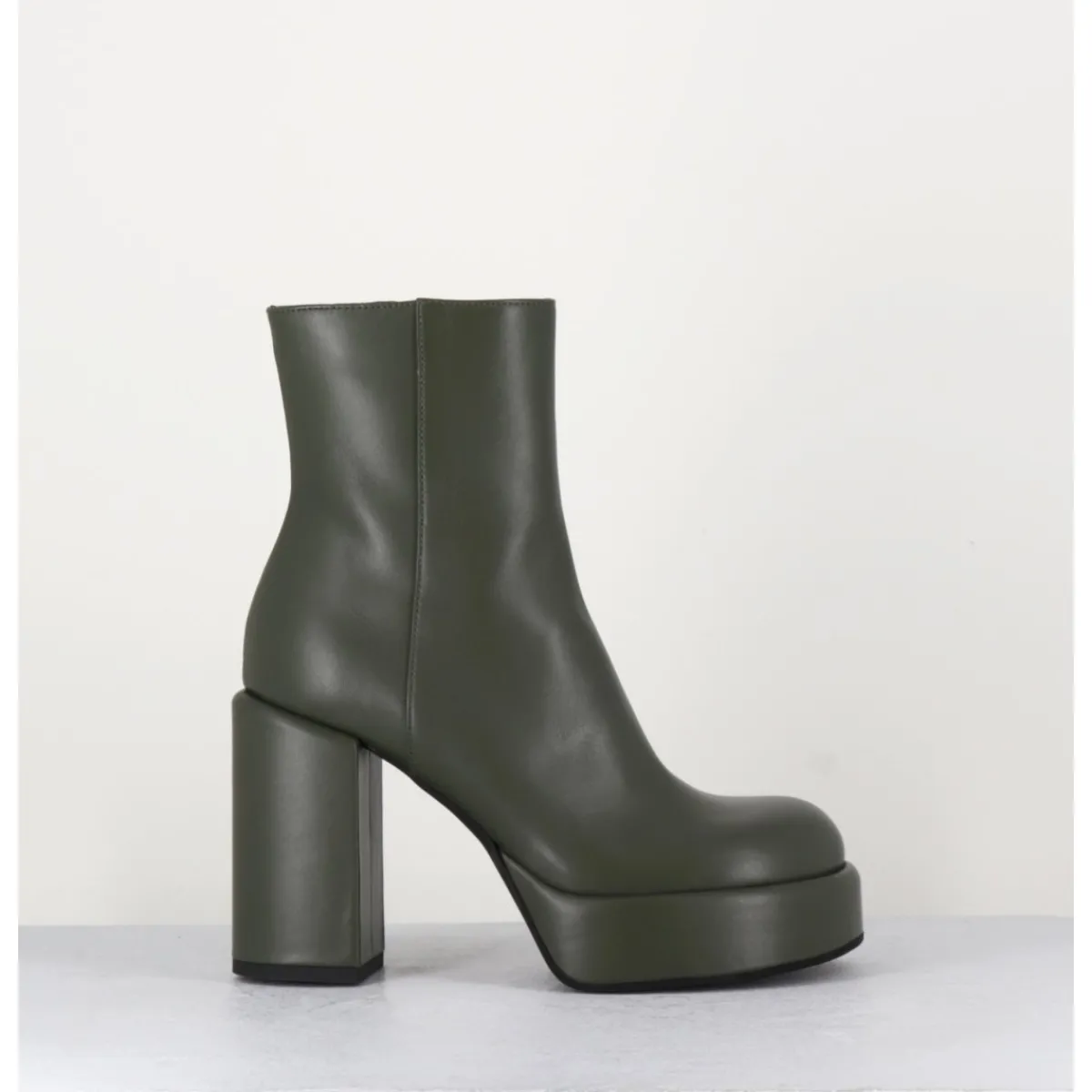 Boots | Plateformes^GARRICE LAB Boots 70s en cuir khaki - AIKO NAPPA OBEROY VERT