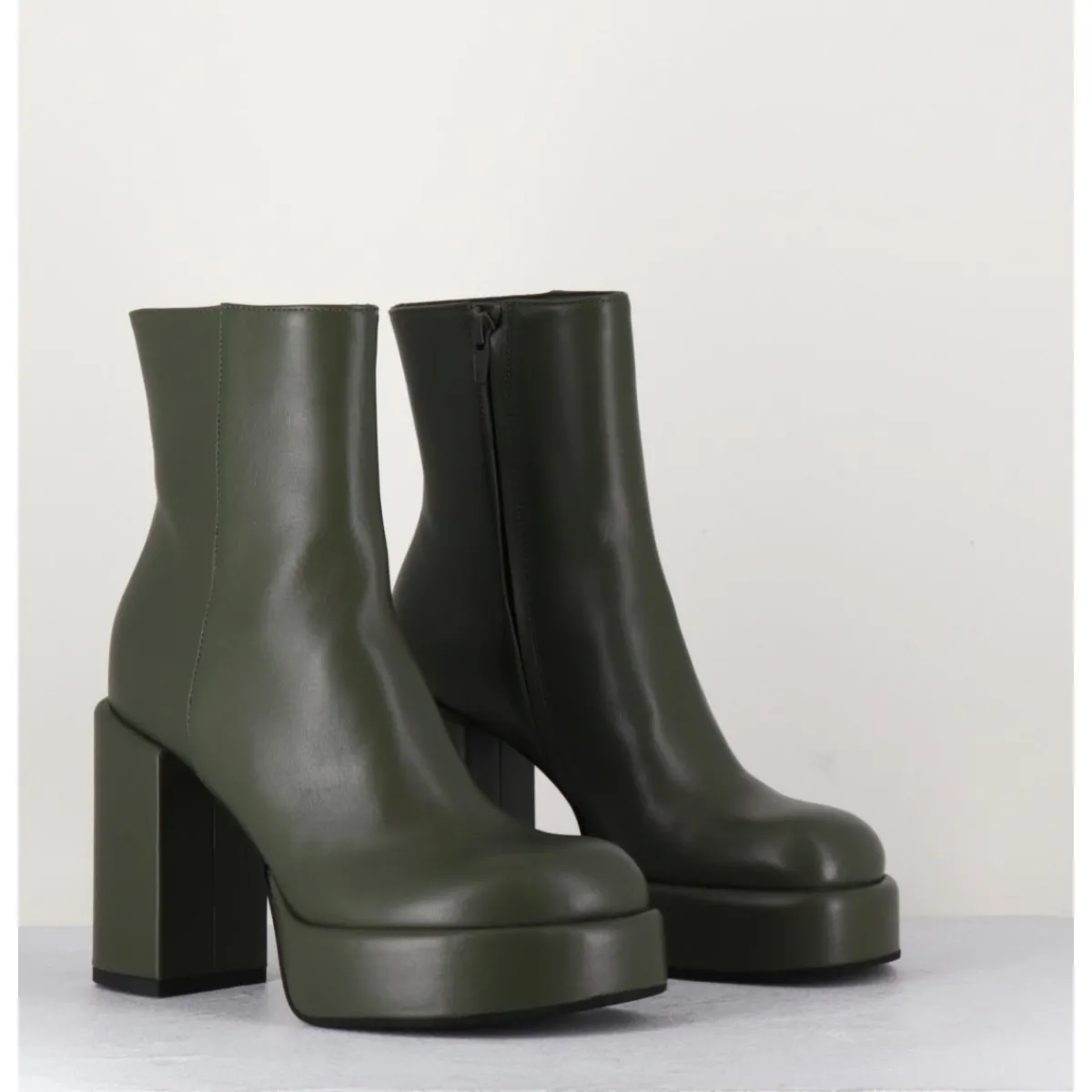 Boots | Plateformes^GARRICE LAB Boots 70s en cuir khaki - AIKO NAPPA OBEROY VERT