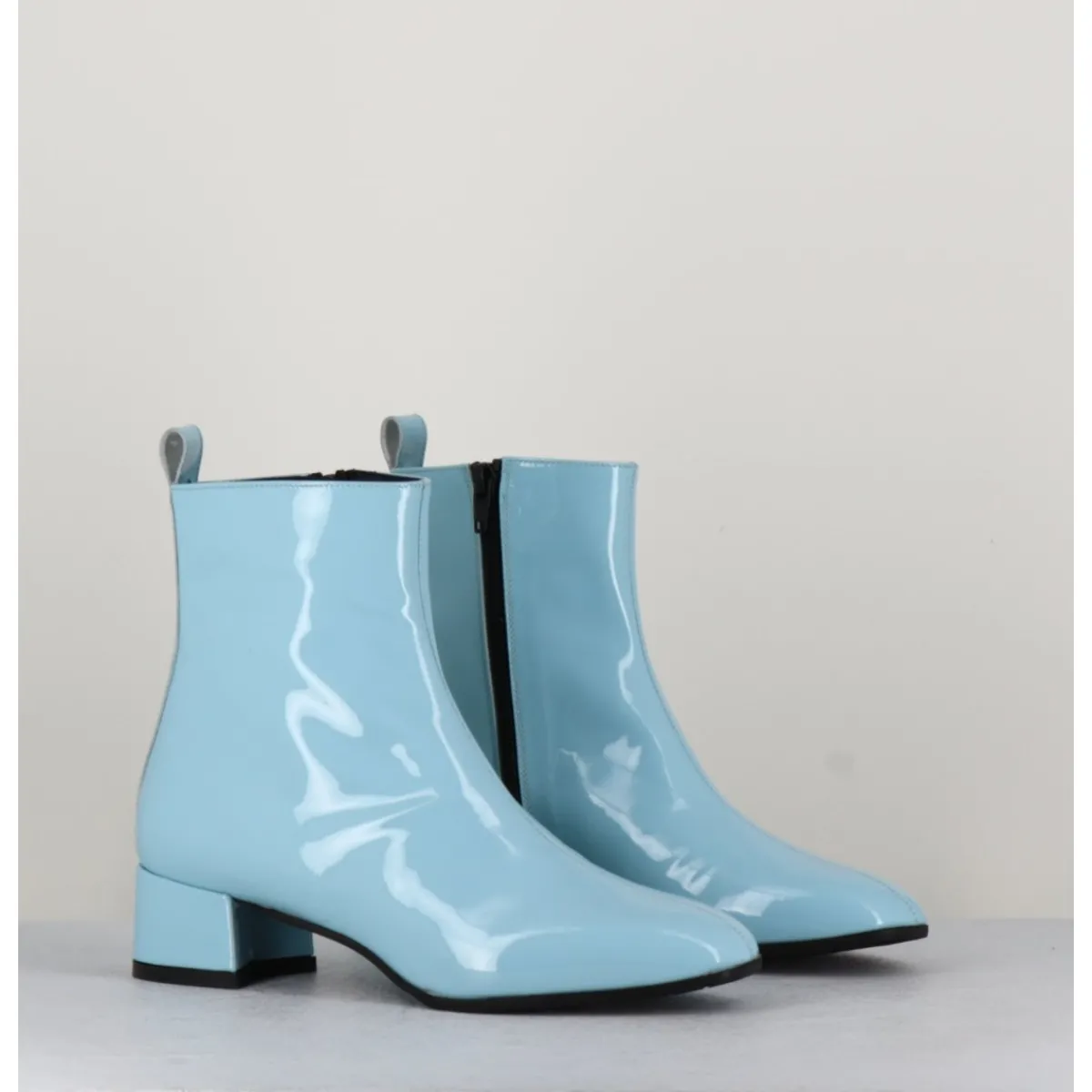 Boots^GARRICE LAB Boots 60s en cuir vernis - JANE VERNICE FAEDA BLEU