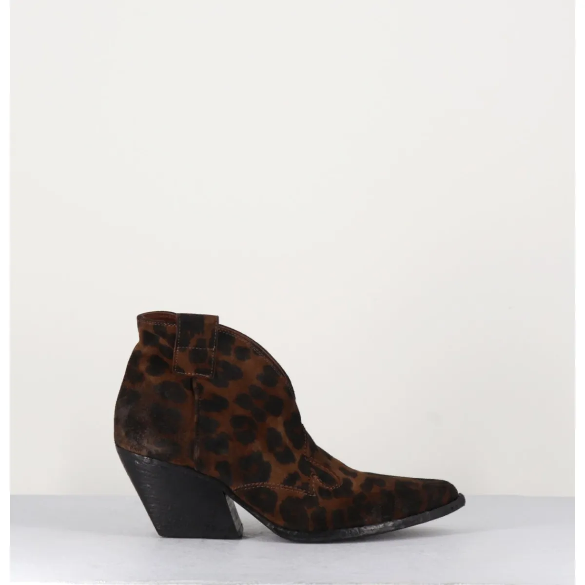 Boots | Santiags^ELENA IACHI Boots santiags courtes en daim - E2004L LEOPARD