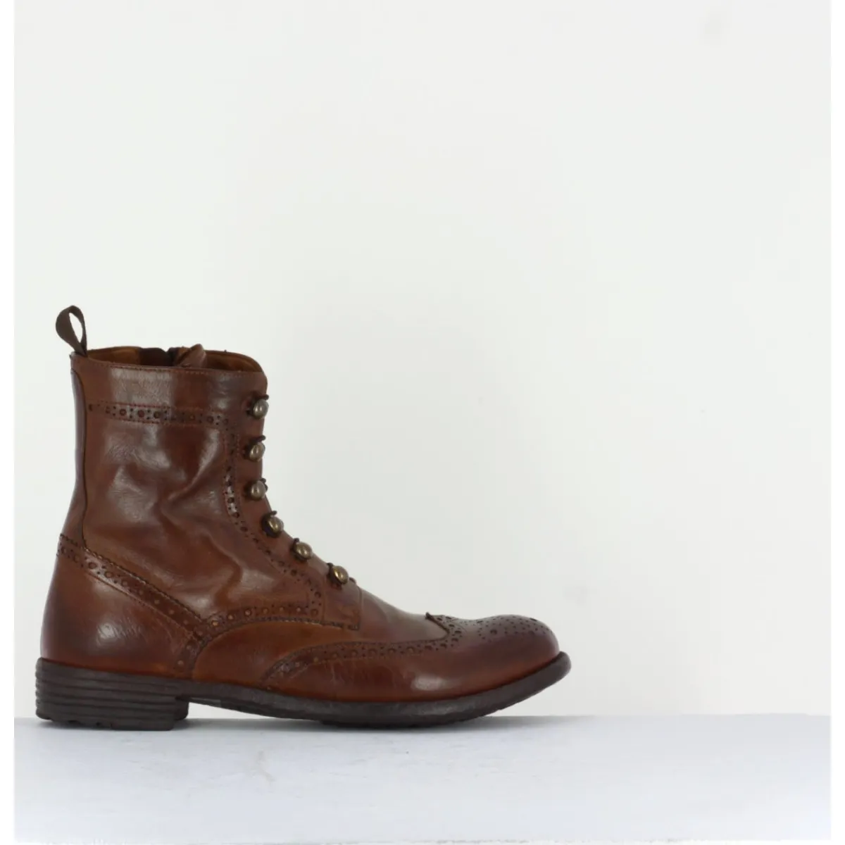 Boots^OFFICINE CREATIVE Bottines à boutonnière & motif brogue en cuir camel - MARS018 SAUVAGE COGNAC