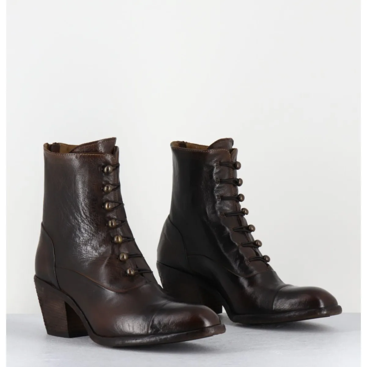 Boots^OFFICINE CREATIVE Bottines à boutons esprit XIXe en cuir brossé - SYDNE005 T.CAFFE MARRON