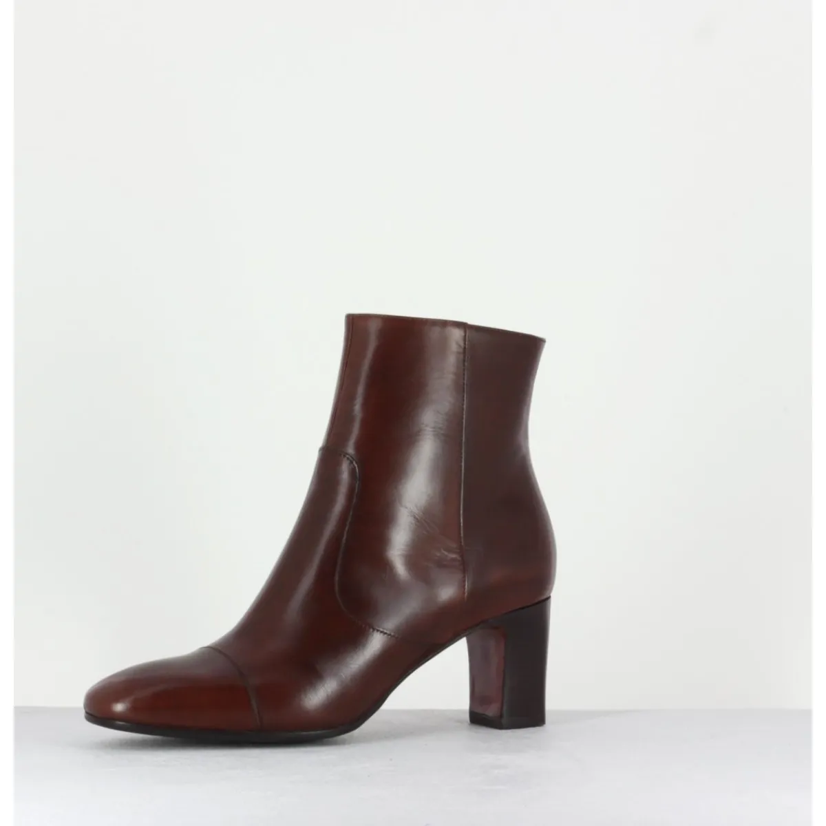 Boots^GARRICE LAB Bottines petit talons en cuir F568 - MARRON