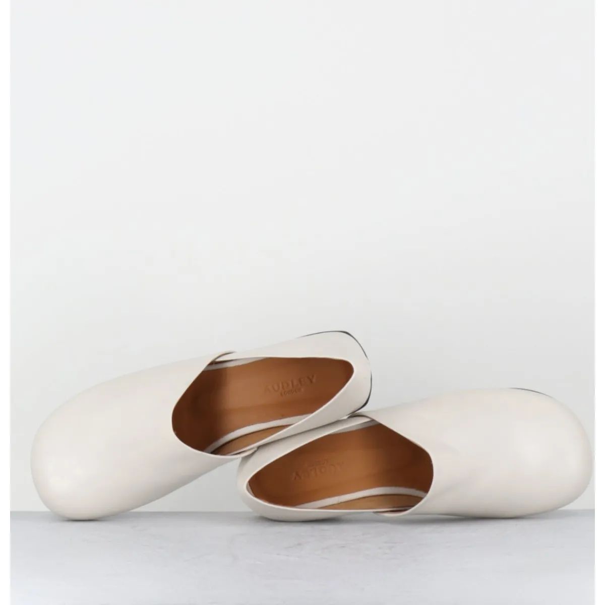 Chaussures | Ballerines^AUDLEY Chaussures minimalistes en cuir souple cassé - PAOLI MARFIL NAPPA BLANC