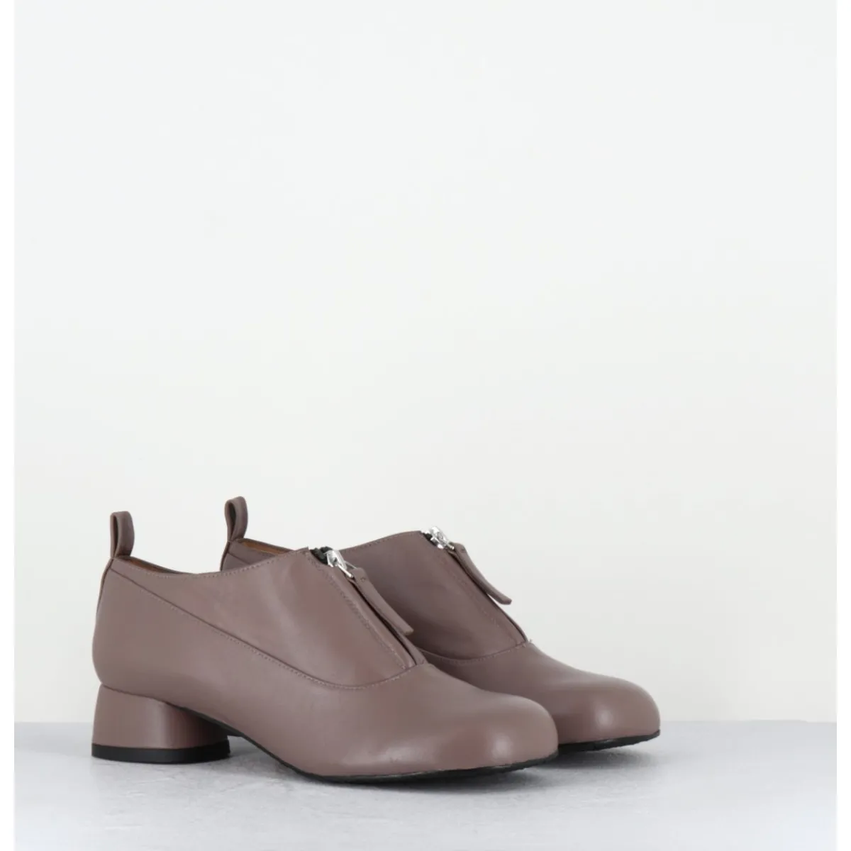 Mocassins | Chaussures^AUDLEY Chaussures petit talon et zip central en cuir taupe - IROY NAPPA FUNGHI GRIS