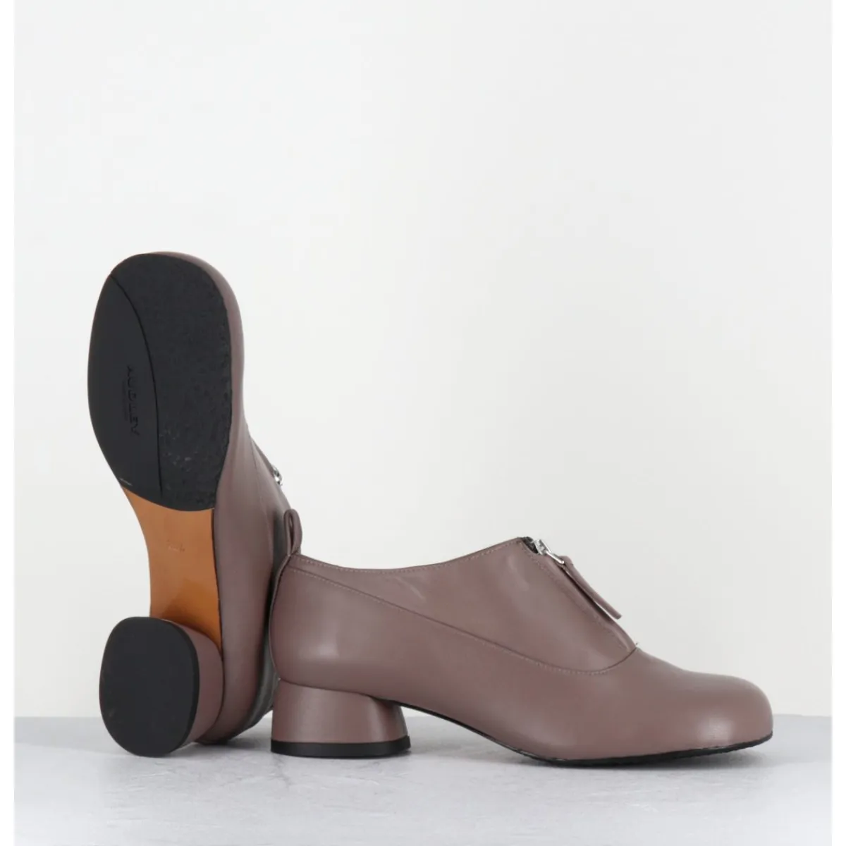 Mocassins | Chaussures^AUDLEY Chaussures petit talon et zip central en cuir taupe - IROY NAPPA FUNGHI GRIS
