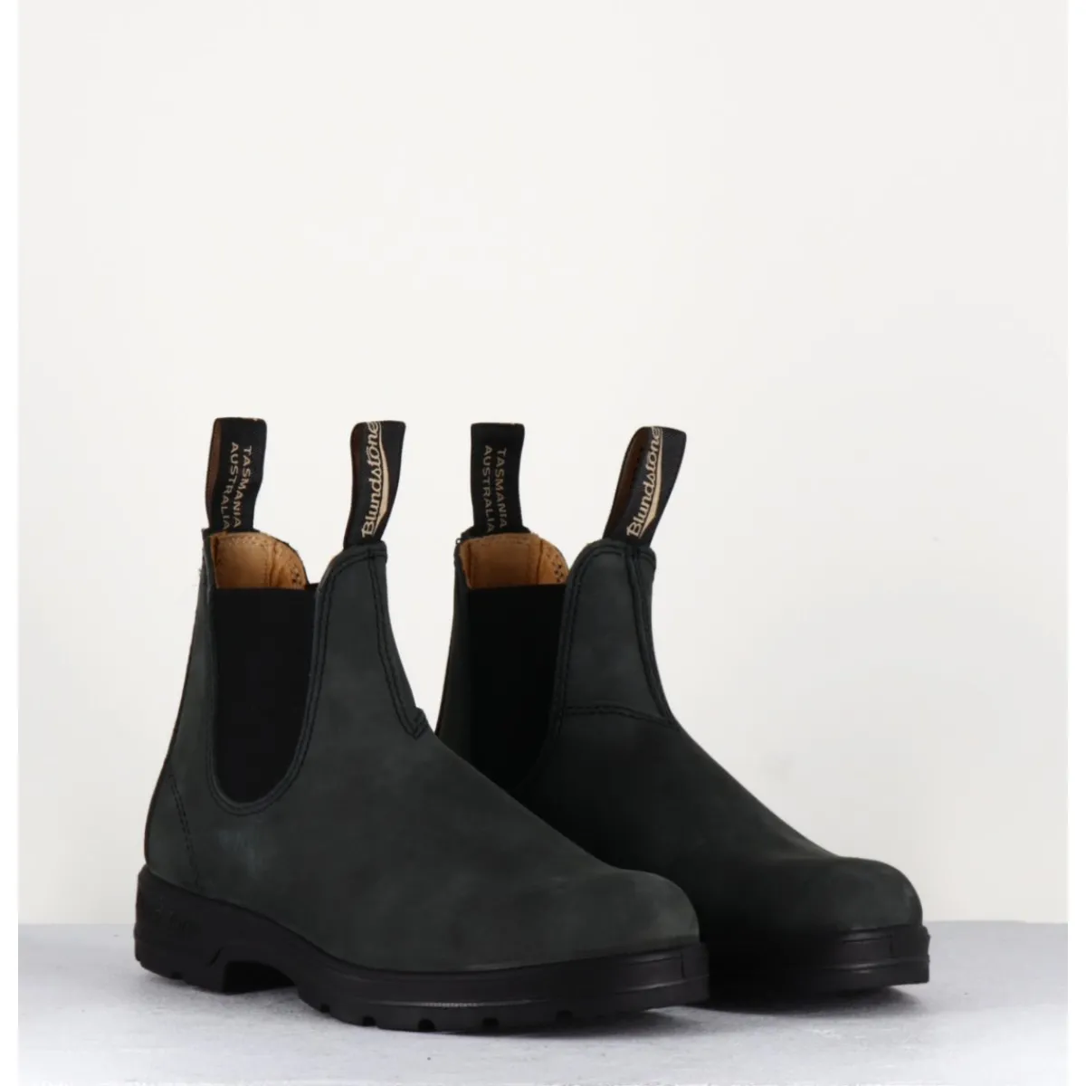 Boots^BLUNDSTONE Classic Chelsea Boots en cuir nubuck - 587 RUSTIC BLACK NOIR