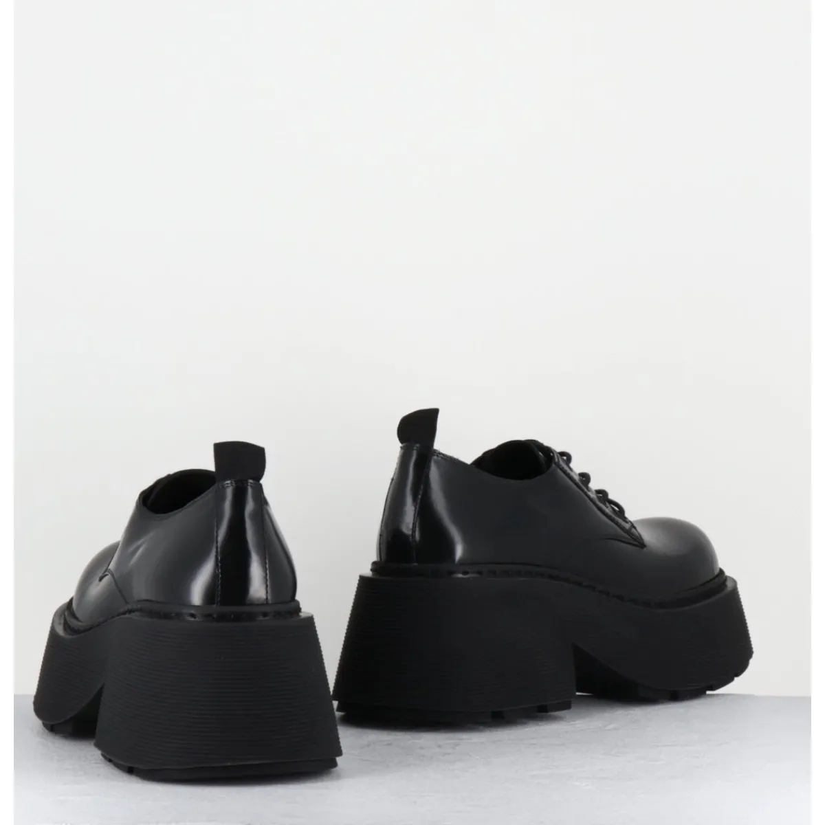 Chaussures^VIC MATIE Derbies en cuir glacé fumé semelle épaisse - 1D7702D BUFFY BLACK NOIR