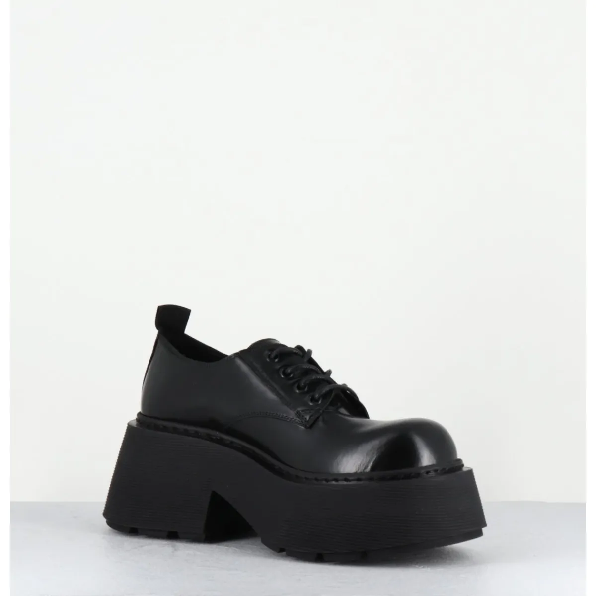 Chaussures^VIC MATIE Derbies en cuir glacé fumé semelle épaisse - 1D7702D BUFFY BLACK NOIR