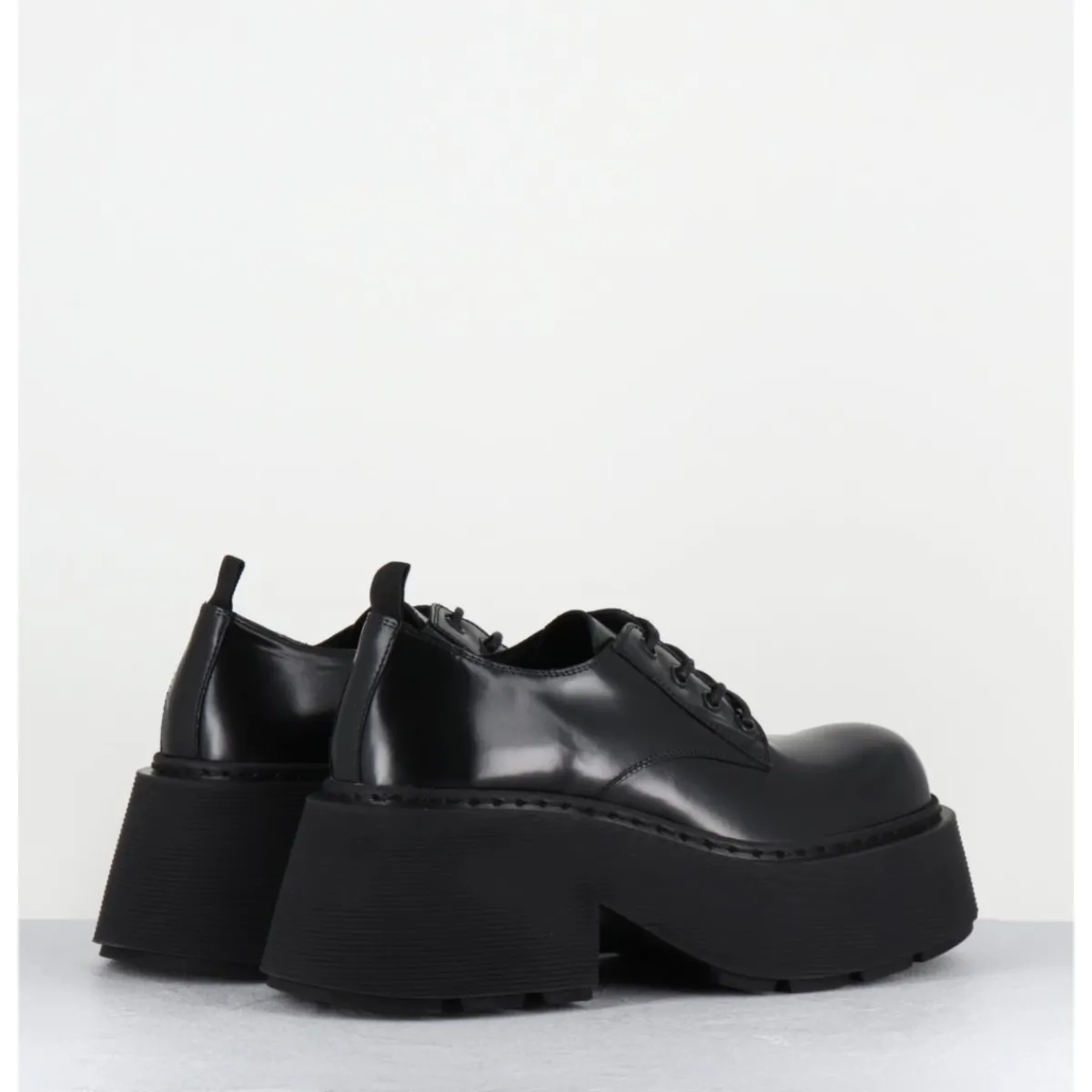 Chaussures^VIC MATIE Derbies en cuir glacé fumé semelle épaisse - 1D7702D BUFFY BLACK NOIR