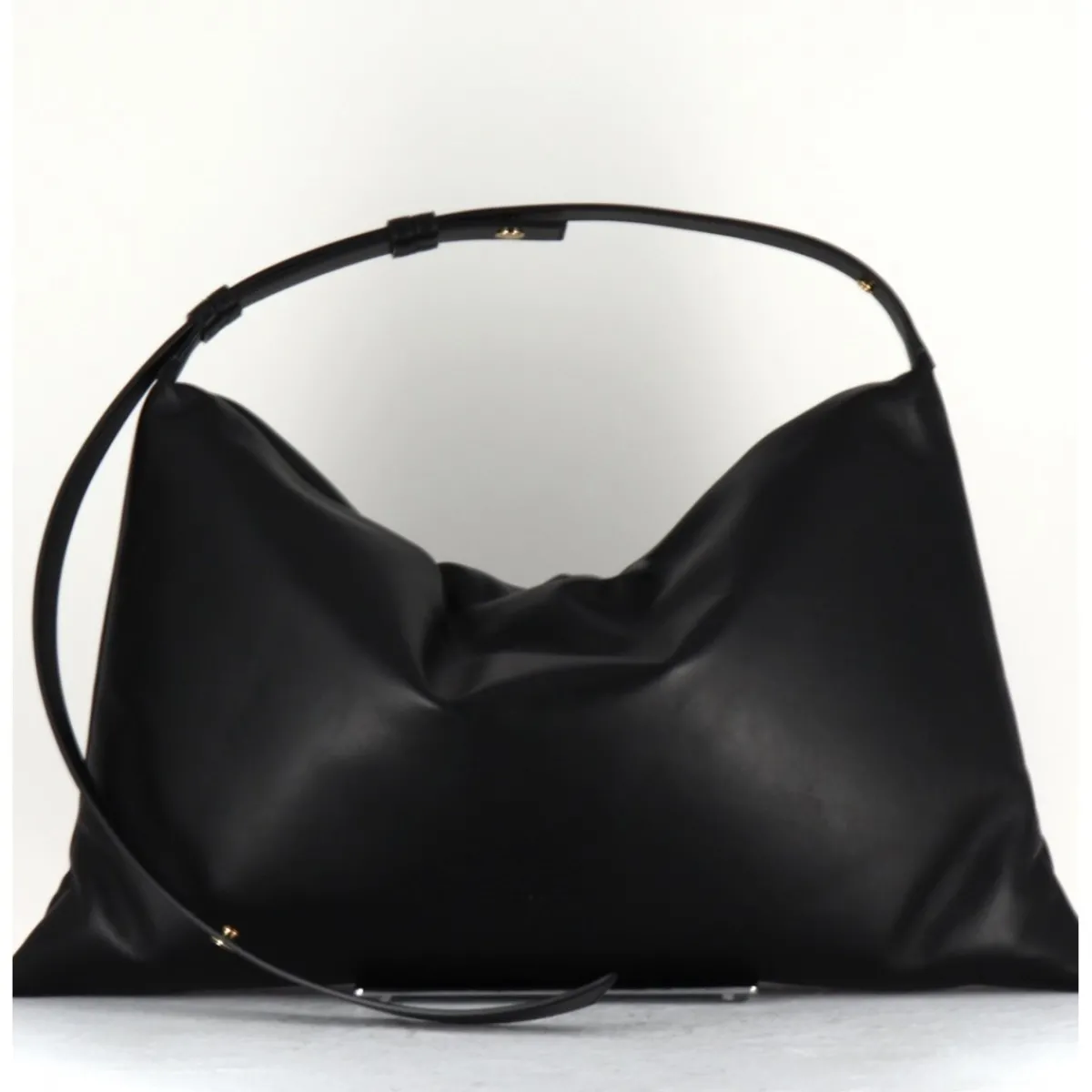 Les Sacs^SIMON MILLER LARGE BLACK PUFFIN BAG NOIR