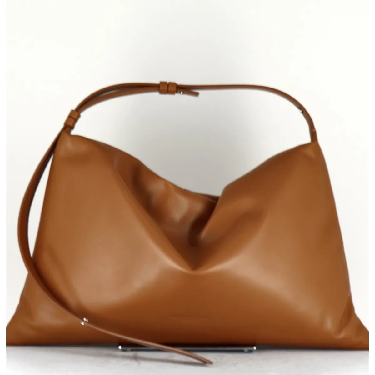 Les Sacs^SIMON MILLER LARGE TOFFEE PUFFIN BAG CAMEL