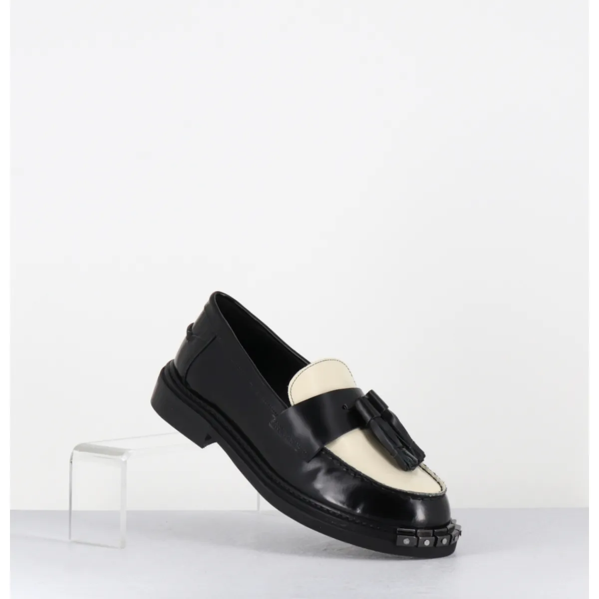 Mocassins | Chaussures^GARRICE LAB Mocassins à pompons en cuir glacé noir et blanc - TECAR ABRA NERO BIANCO NOIR&BLANC