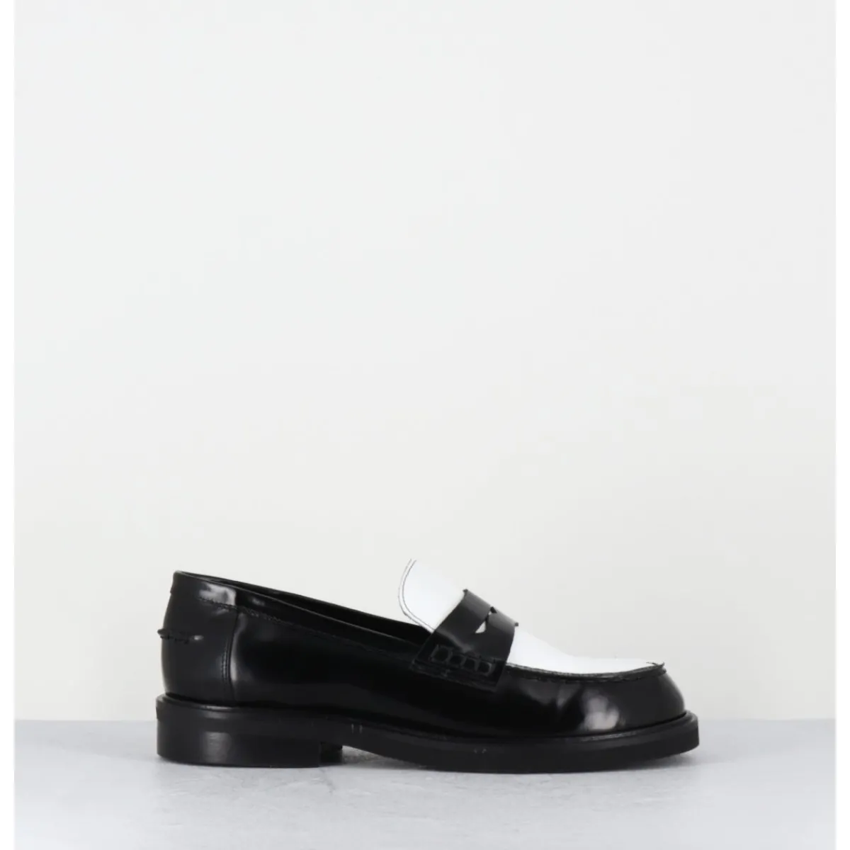 Mocassins | Chaussures^GARRICE LAB Mocassins collège en cuir glacé noir & blanc - CHILO3 ABRA NERO BIANCO NOIR&BLANC