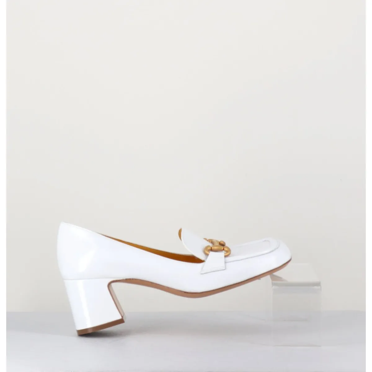 mocassins_petit_talon_naplak_blanc_amp_mors_dor__q_naplak_white_5.webp Mocassins^MARA BINI Mocassins petit talon naplak & mors doré - Q167 NAPLAK WHITE BLANC