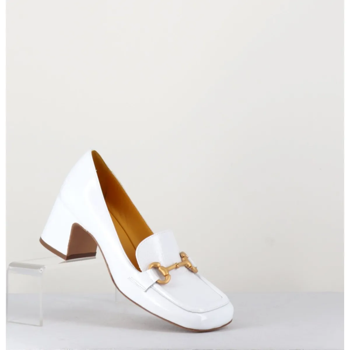 mocassins_petit_talon_naplak_blanc_amp_mors_dor__q_naplak_white_6.webp Mocassins^MARA BINI Mocassins petit talon naplak & mors doré - Q167 NAPLAK WHITE BLANC