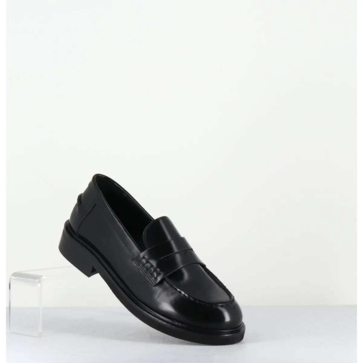 Mocassins | Chaussures^GARRICE LAB Mocassins plats à bout rond en cuir glacé - CHINO ABRASIVATO NERO NOIR