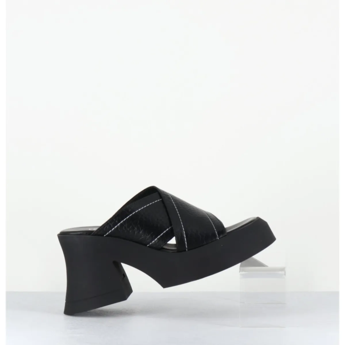 Plateformes^E8 BY MIISTA Mules à plateforme cuir grainé & surpiqûres blanches - RAISSA BLACK MULES NOIR