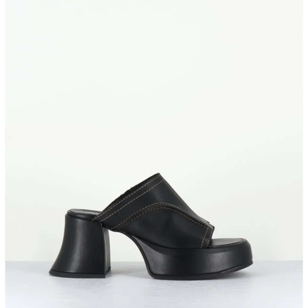 Plateformes^E8 BY MIISTA Mules à plateformes 70s cuir & surpiqûres beiges - LOTA BLACK SANDAL NOIR