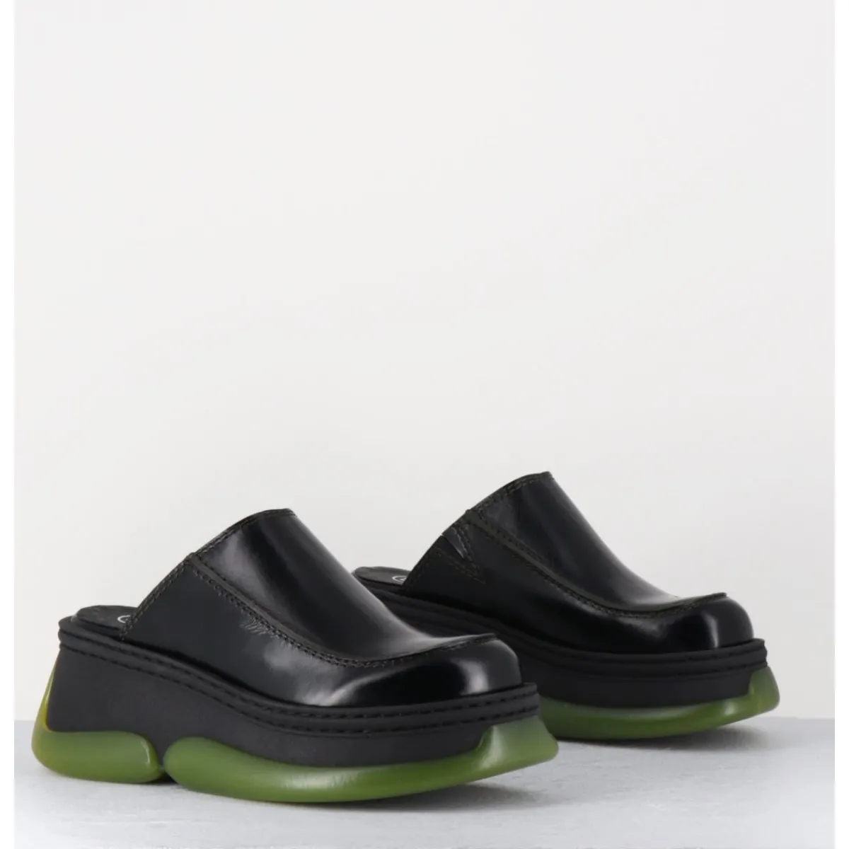 Plateformes^E8 BY MIISTA Sabots 90s compensées cuir & bubble rubber jaune - BRIETTA BLACK MULE NOIR