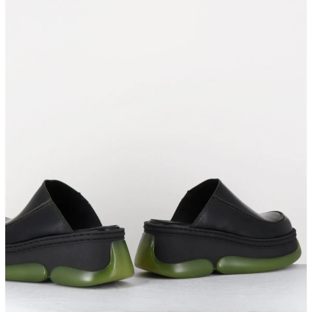 Plateformes^E8 BY MIISTA Sabots 90s compensées cuir & bubble rubber jaune - BRIETTA BLACK MULE NOIR