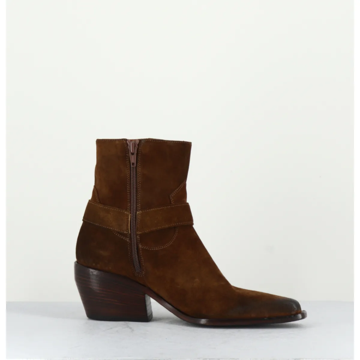 Boots | Santiags^ELENA IACHI Santiags boucle western bout carré daim - E2646H24 VELOUR NUCCIOLA MARRON