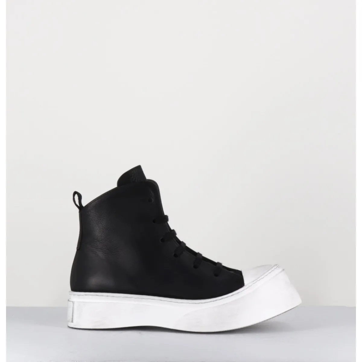Boots | Chaussures^LOFINA Sneakers en cuir huilé & semelle blanc déstructurée - 3543 GAS NERO NOIR