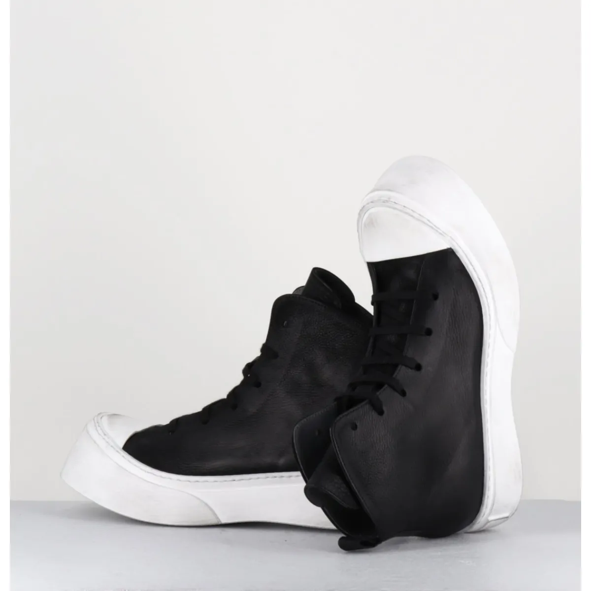 Boots | Chaussures^LOFINA Sneakers en cuir huilé & semelle blanc déstructurée - 3543 GAS NERO NOIR