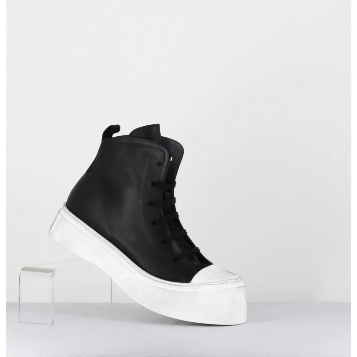 Boots | Chaussures^LOFINA Sneakers en cuir huilé & semelle blanc déstructurée - 3543 GAS NERO NOIR