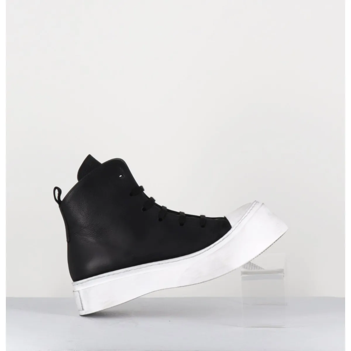 Boots | Chaussures^LOFINA Sneakers en cuir huilé & semelle blanc déstructurée - 3543 GAS NERO NOIR